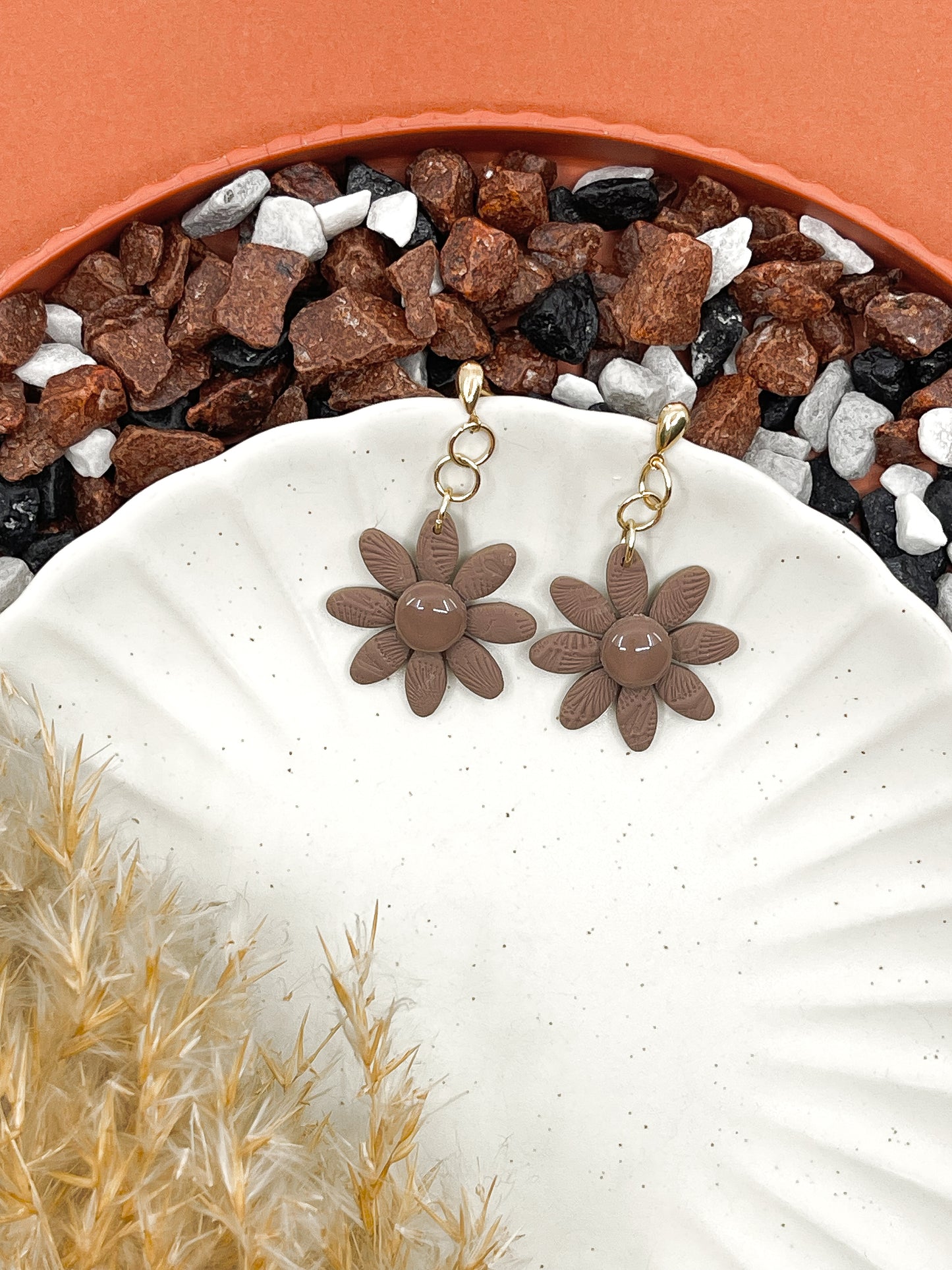 Solid | Daisy dangle
