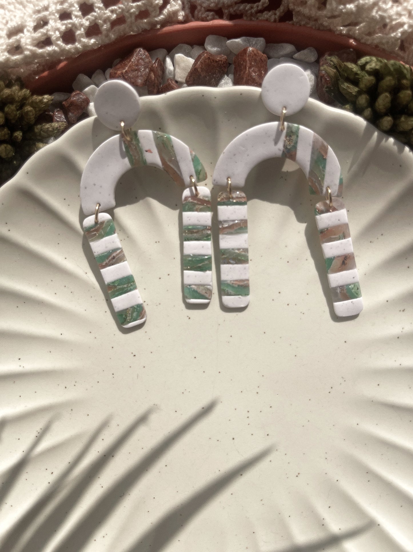 Snow | Agate marble and white earrings 02