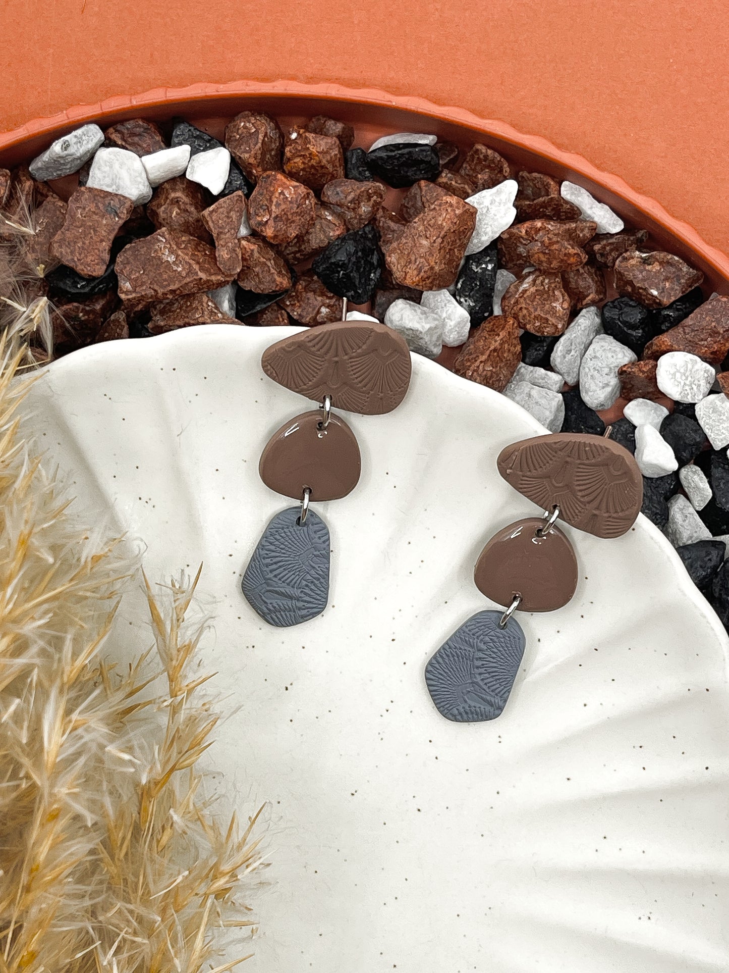 Solid | Organic dangles