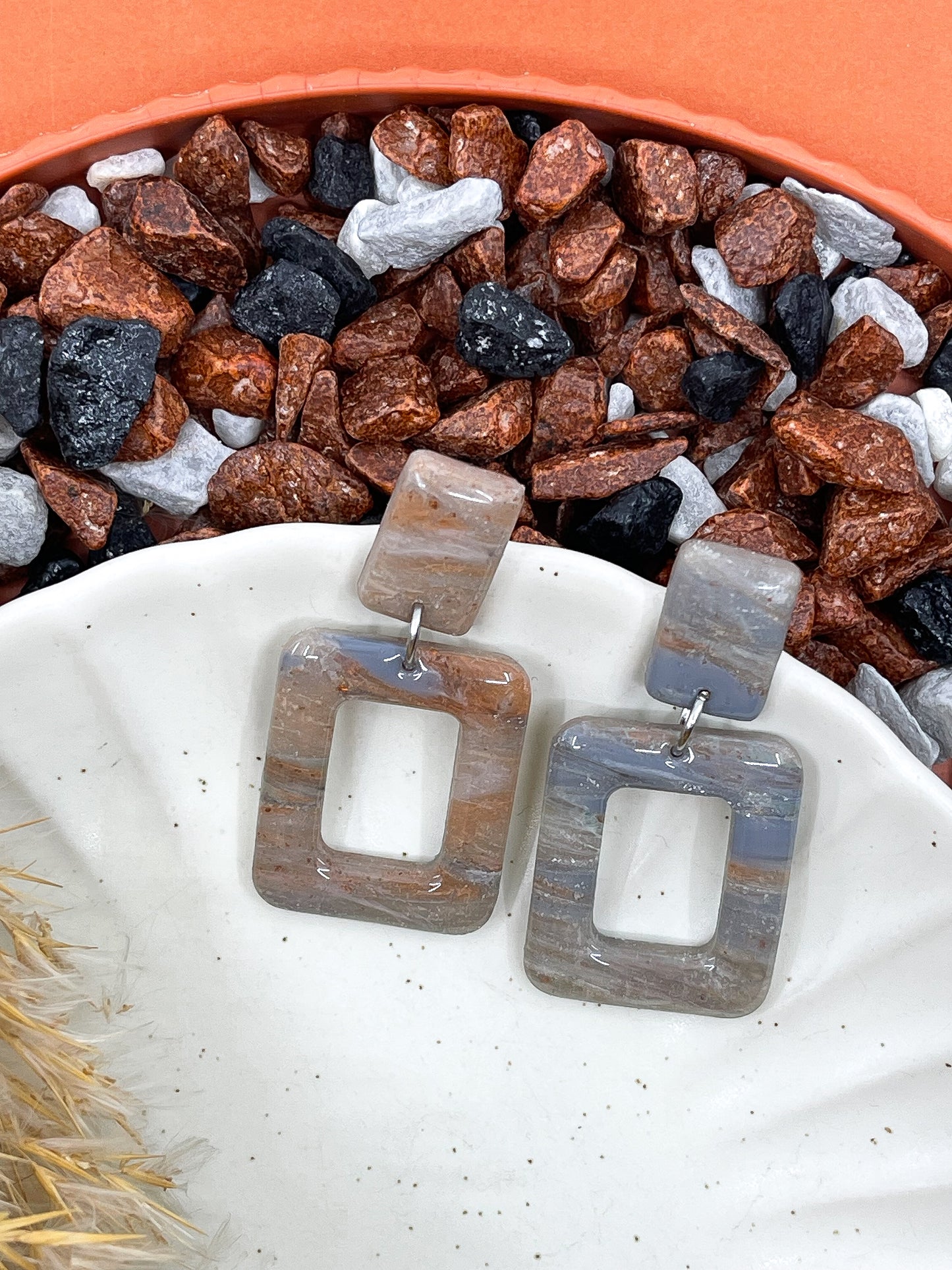 Stormy | Square grey marble earrings 02