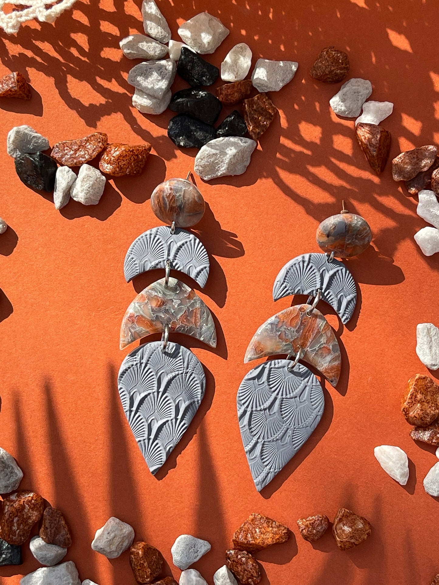 Stormy | Terracotta and grey earrings 02