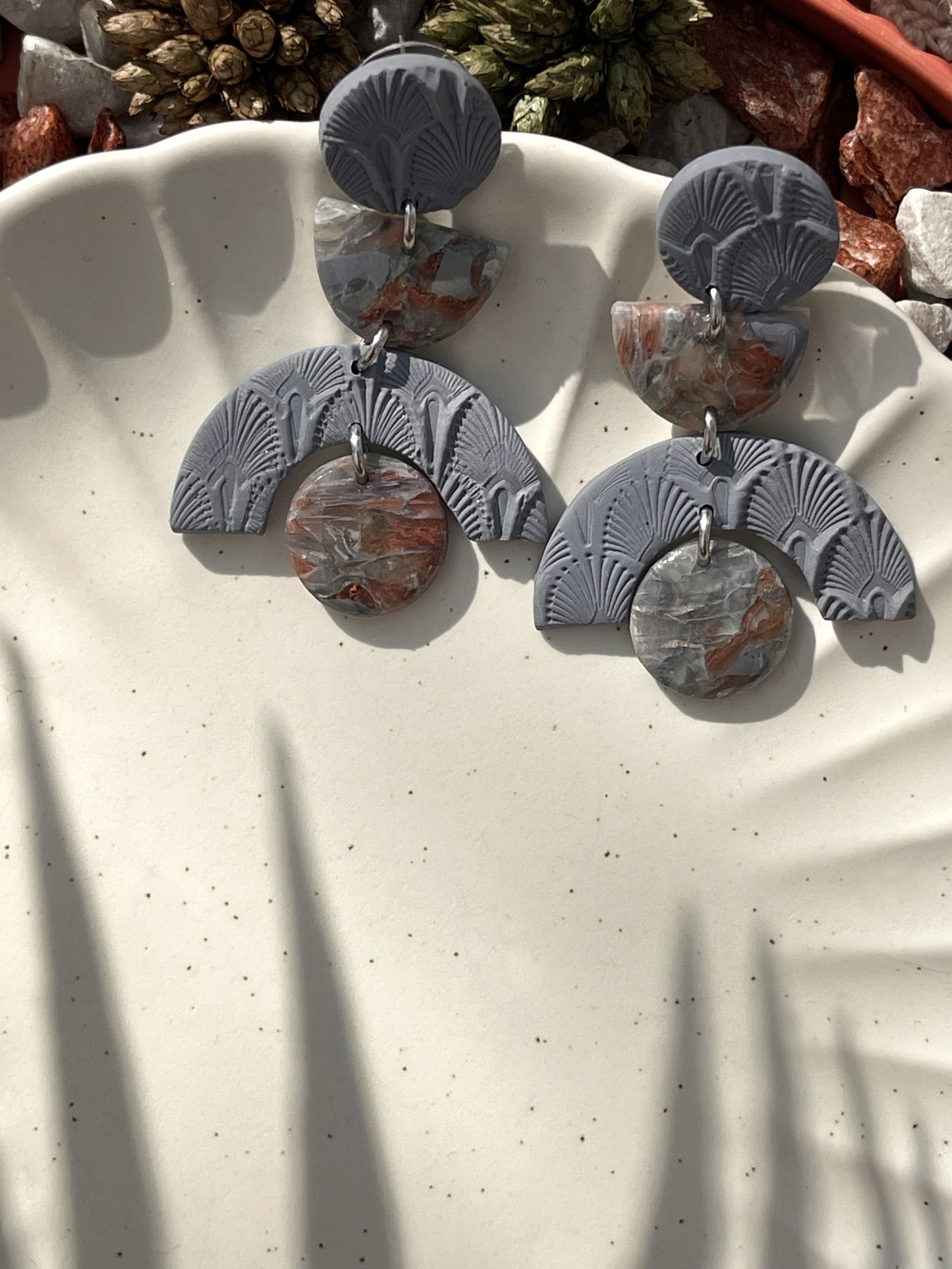 Stormy | Terracotta and grey earrings 01