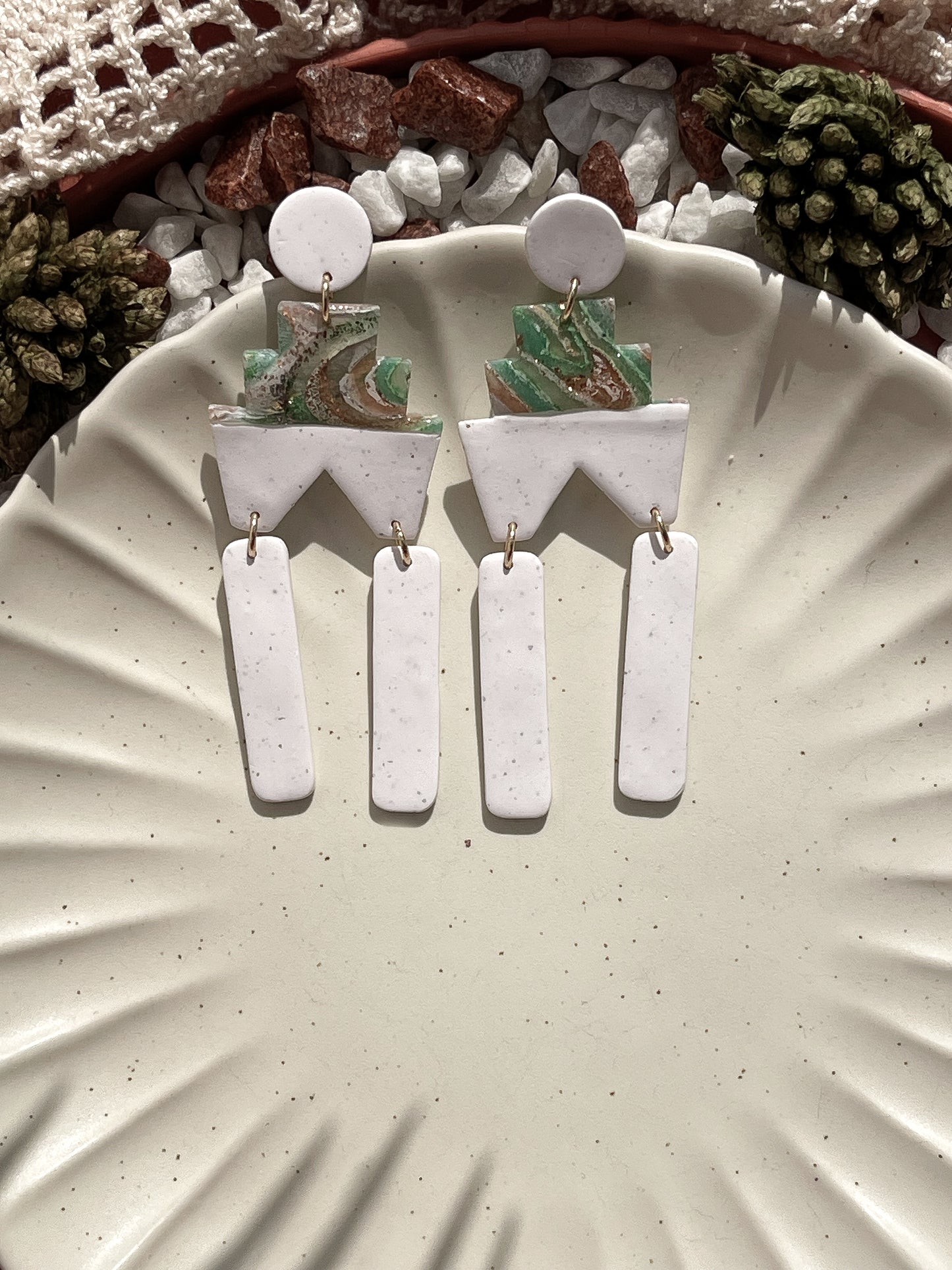 Snow | Agate marble and white earrings 01