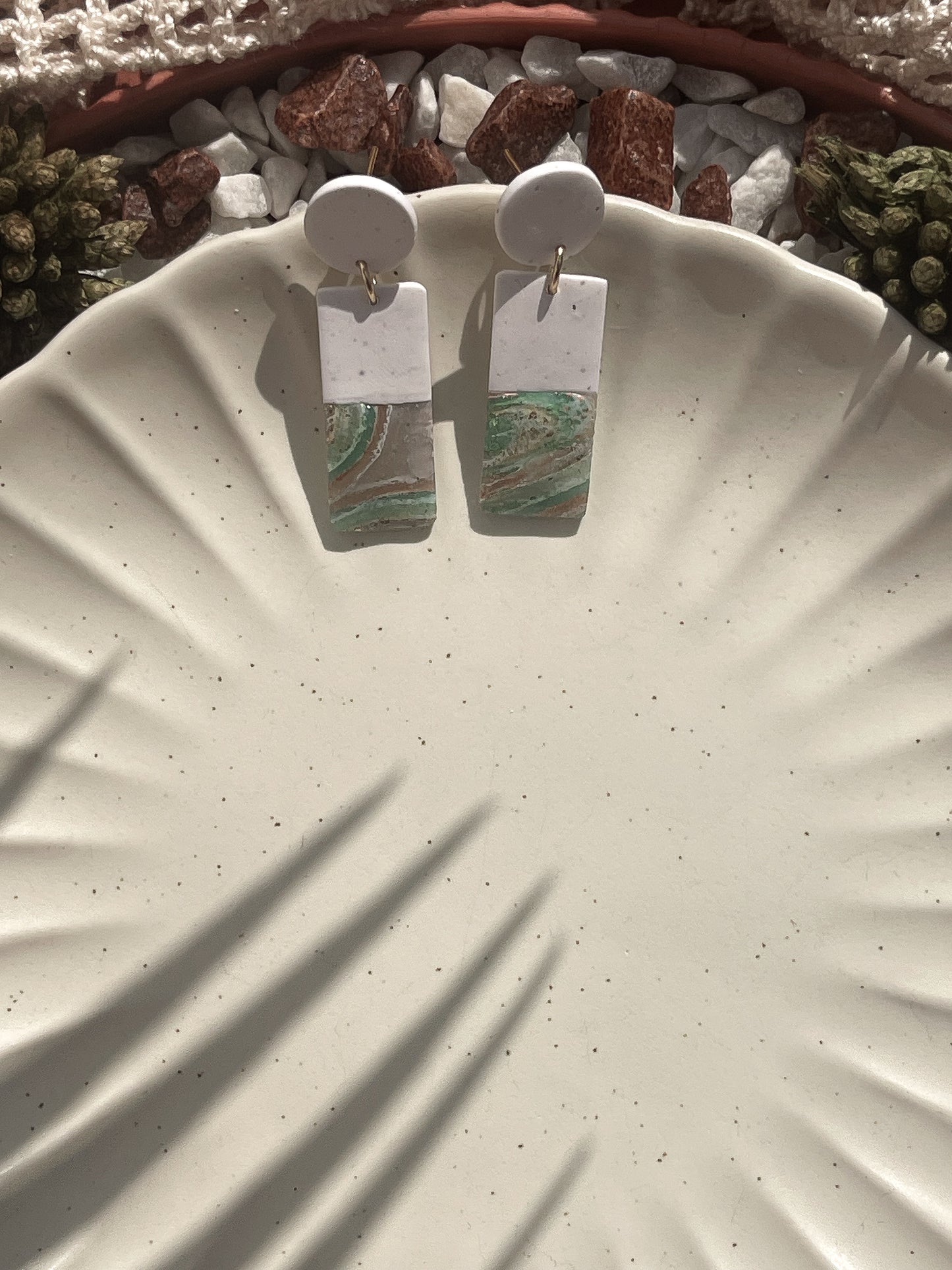 Snow | Agate marble and white earrings 03