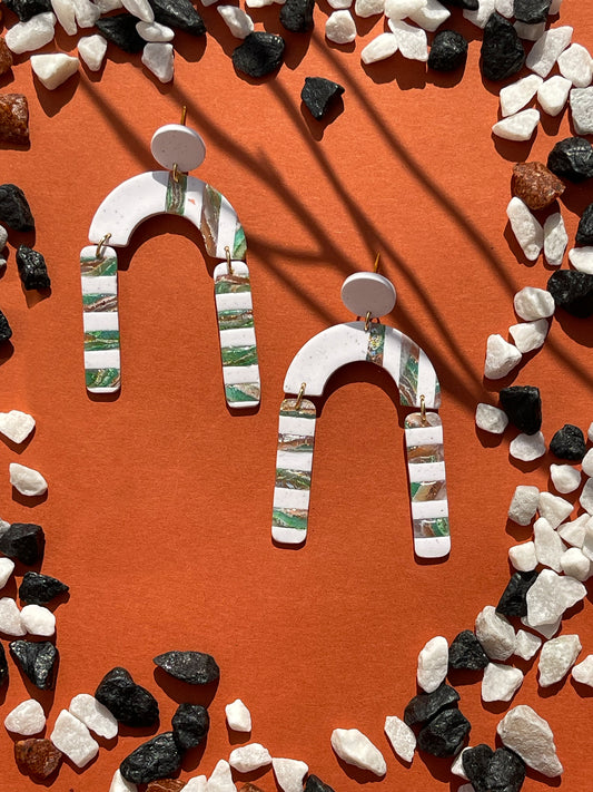 Snow | Agate marble and white earrings 02