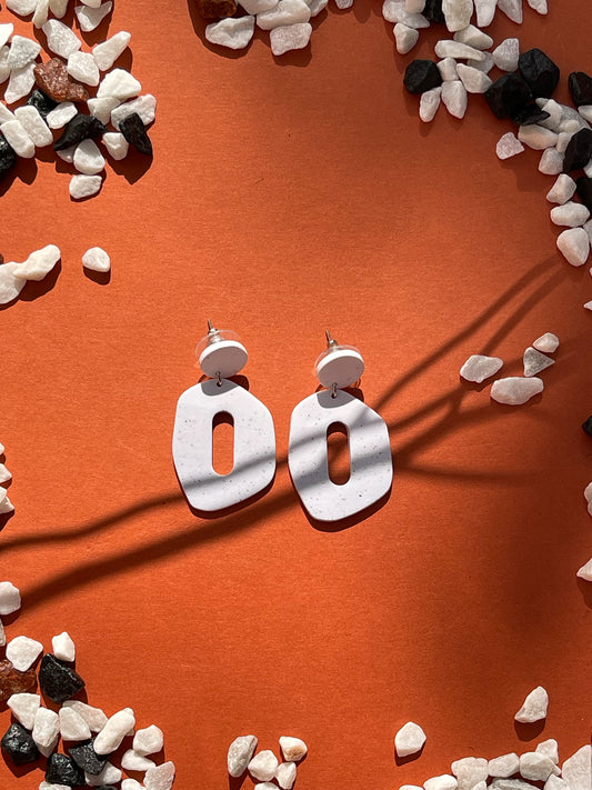 Snow | Grey and white gradient earrings