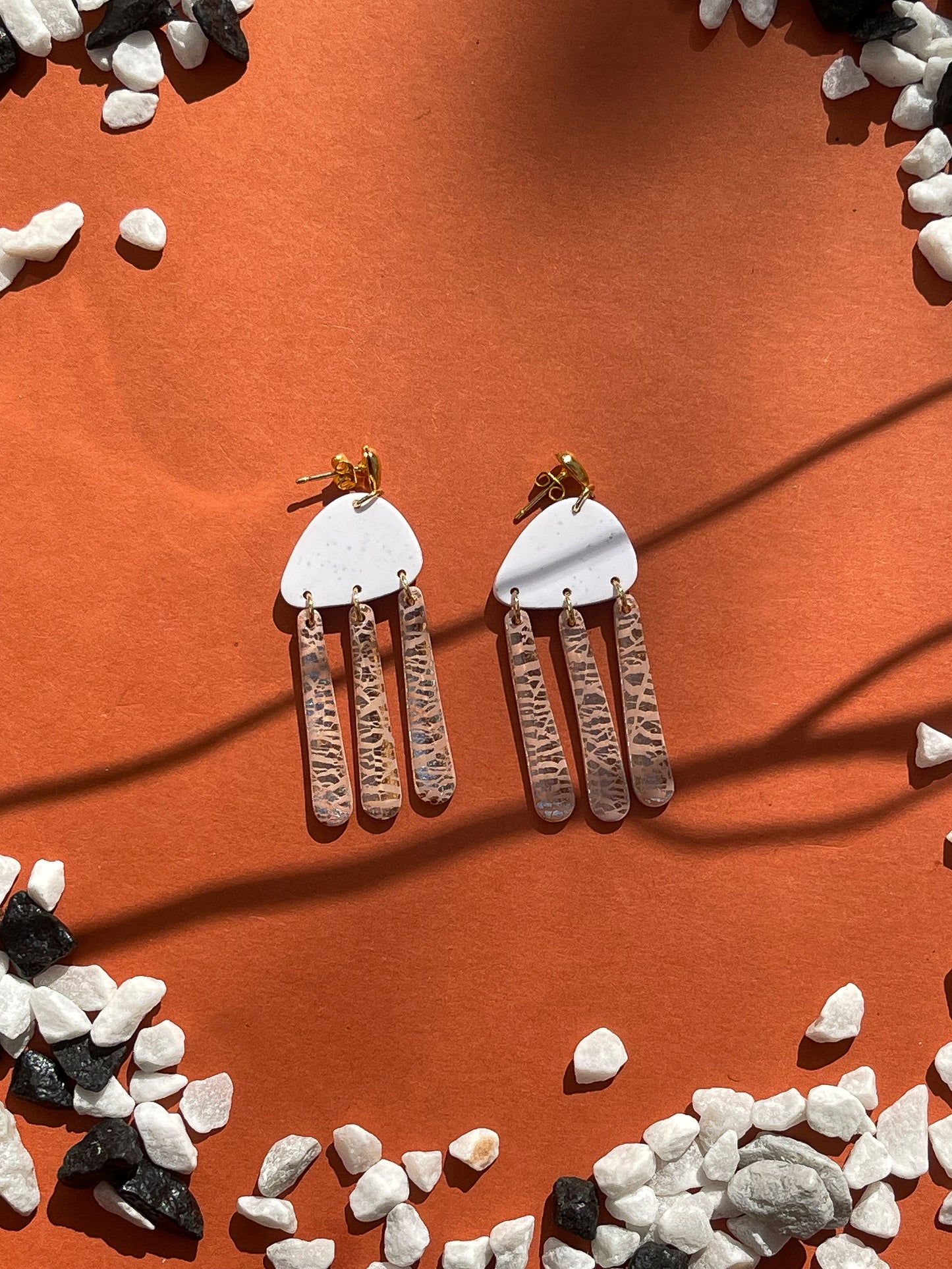Snow | Rose gold and white earrings